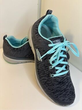 Skechers Sz 9 Memory Foam Air Cooled Sneaker Women’s